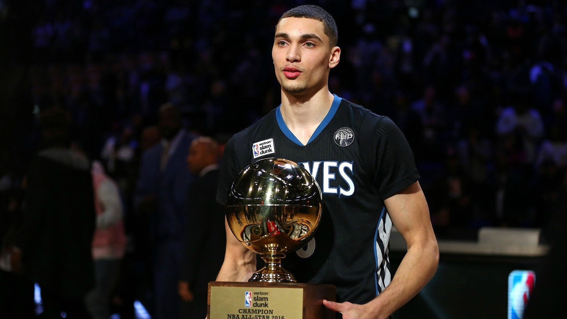 今年NBA场均助攻和篮板排名前五名都有哪些?,nba场均助攻数