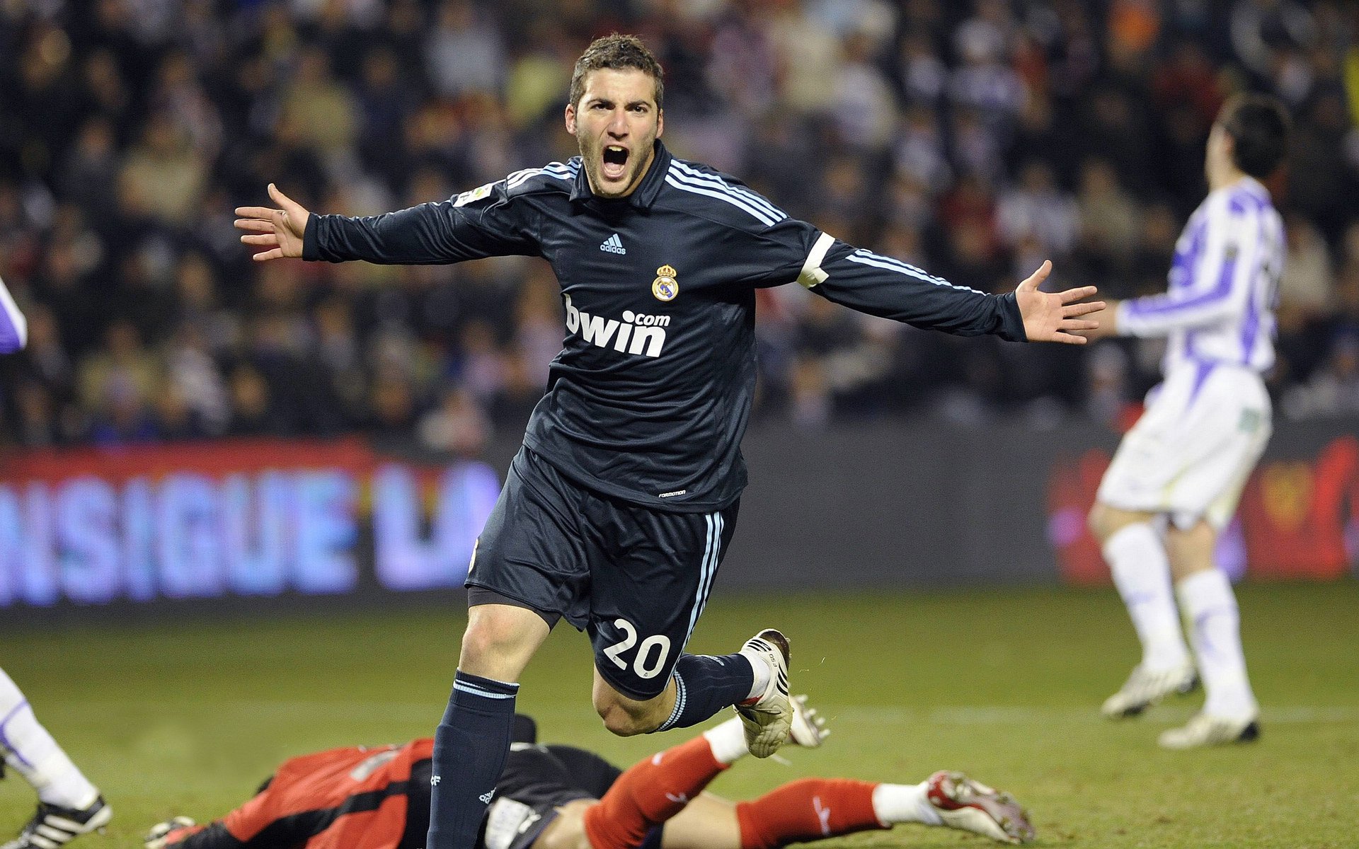 逆风飞翔：那些用勇气逆袭的足球球队，足球史上经典逆转